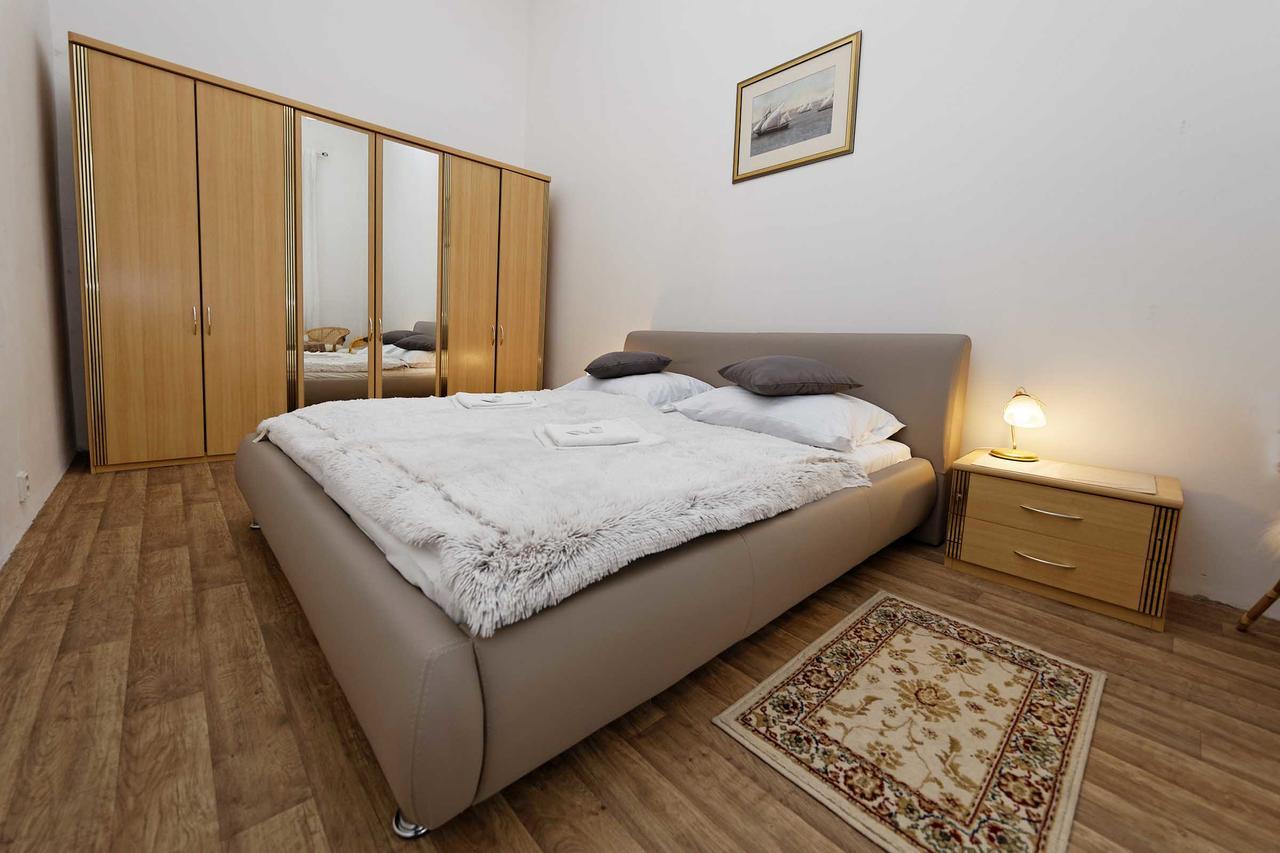 Apartments U Cisare Praga Zewnętrze zdjęcie