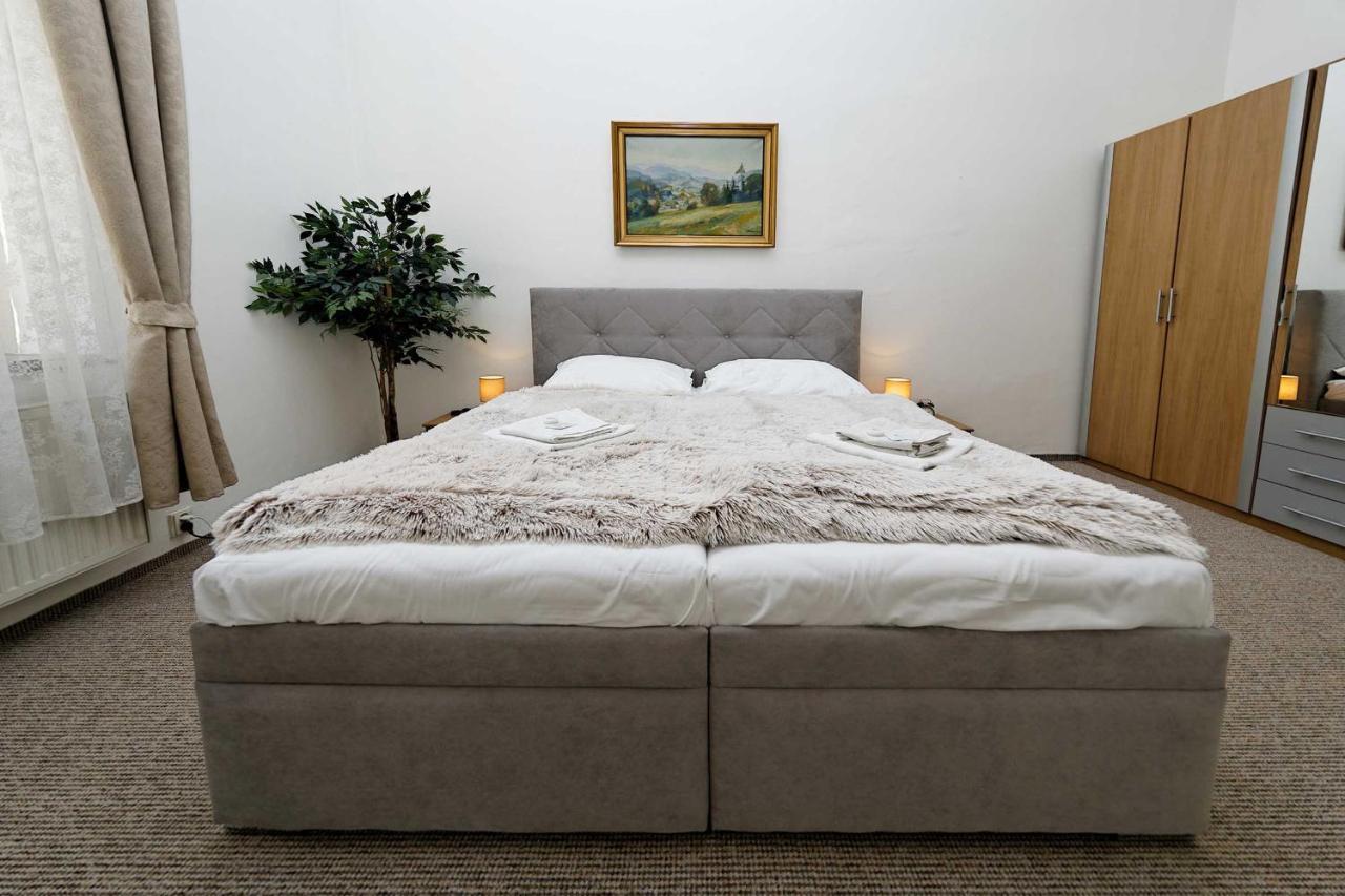 Apartments U Cisare Praga Zewnętrze zdjęcie