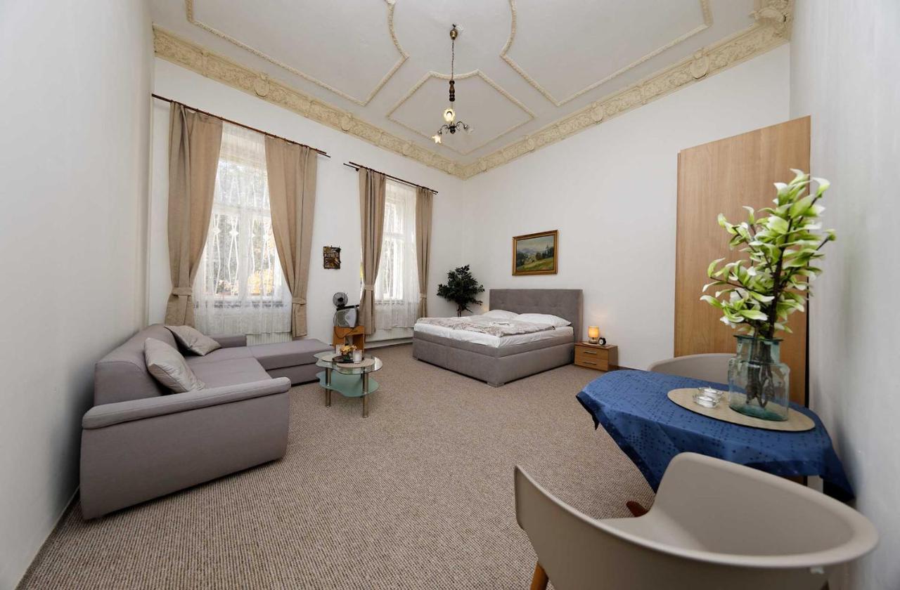 Apartments U Cisare Praga Zewnętrze zdjęcie