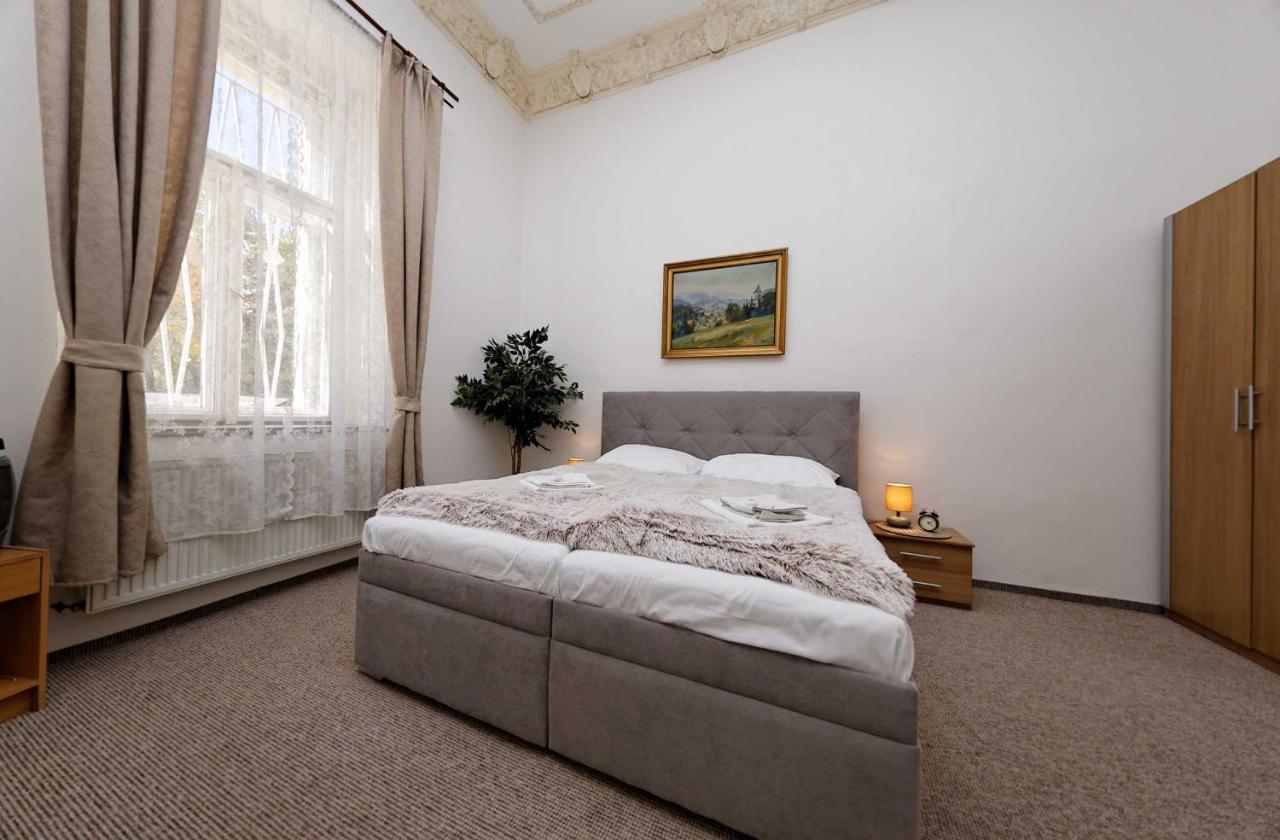 Apartments U Cisare Praga Zewnętrze zdjęcie