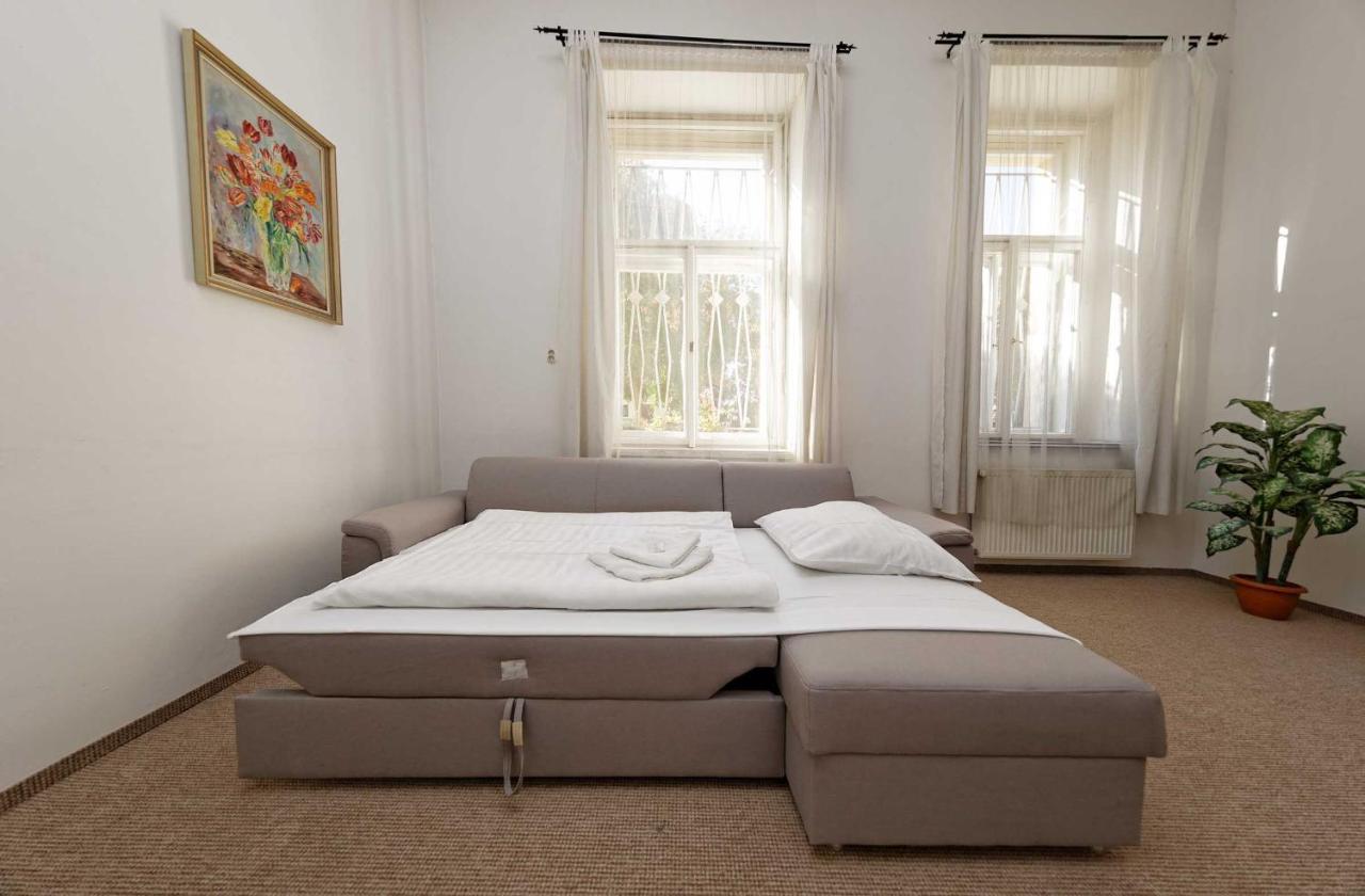 Apartments U Cisare Praga Zewnętrze zdjęcie